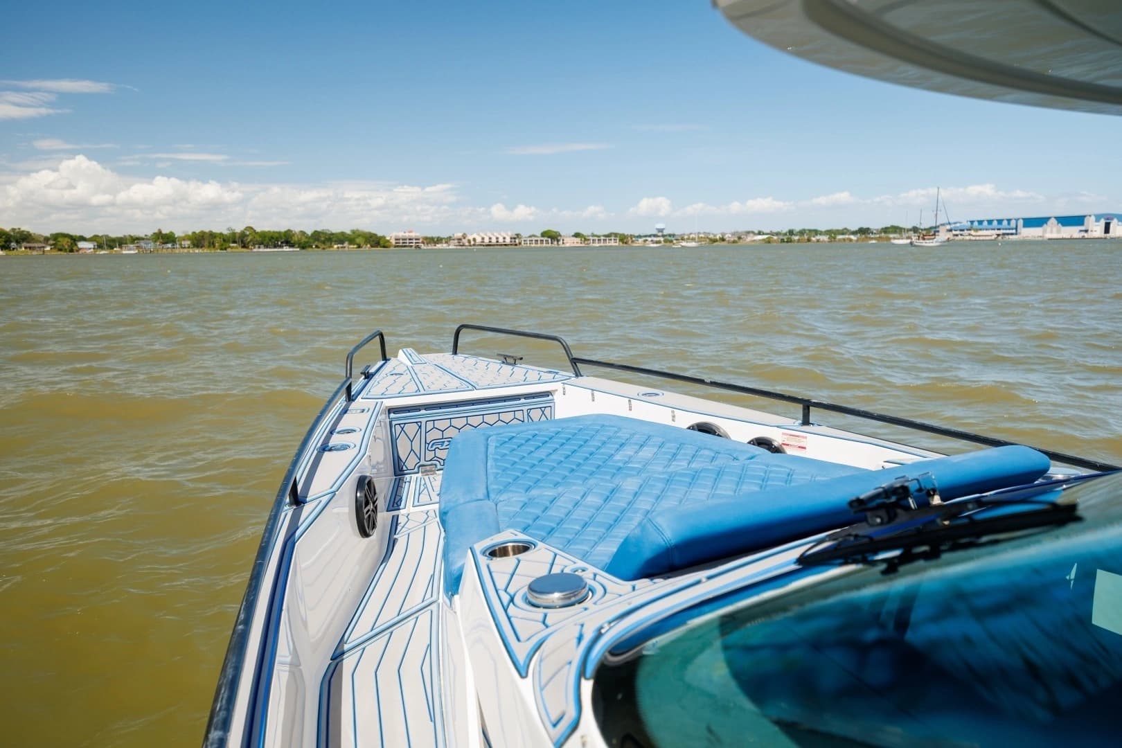 2019 Axopar 37 Sun Top - Image 18
