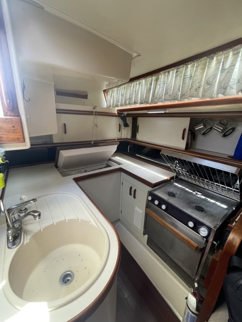 1986 Gulfstar Hirsch 45 - Image 21