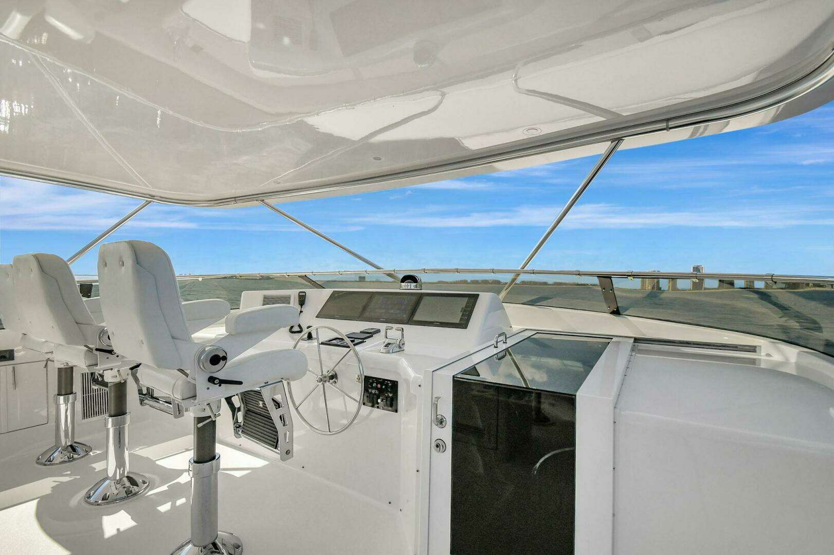 2005 Hatteras — - Image 41