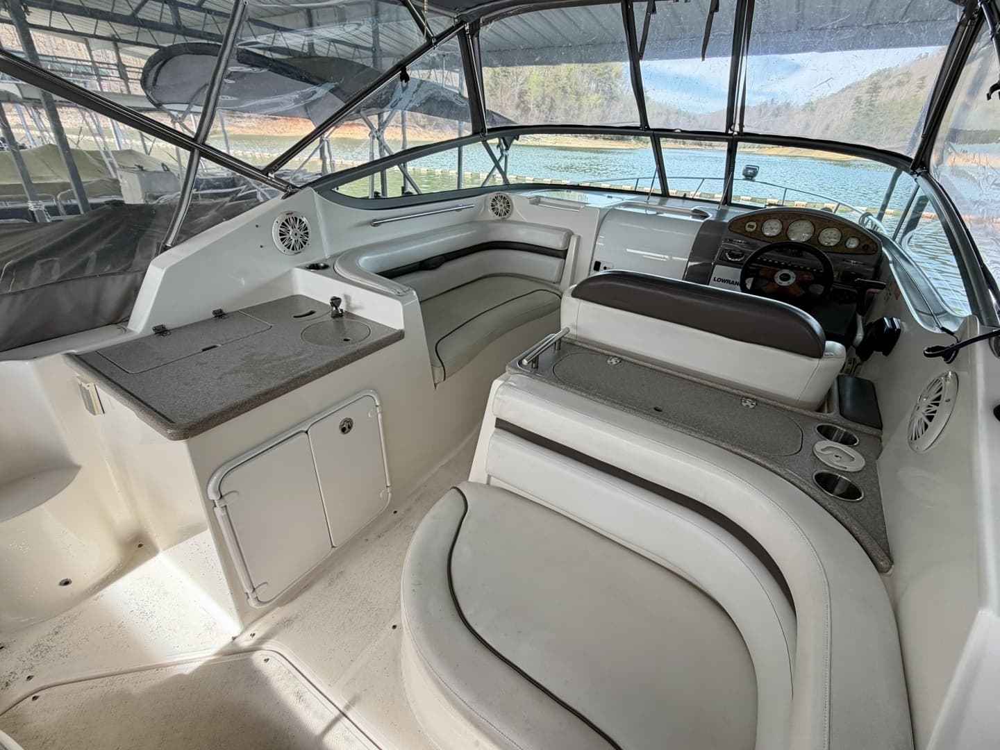 2008 Rinker 280 Express Cruiser - Image 18