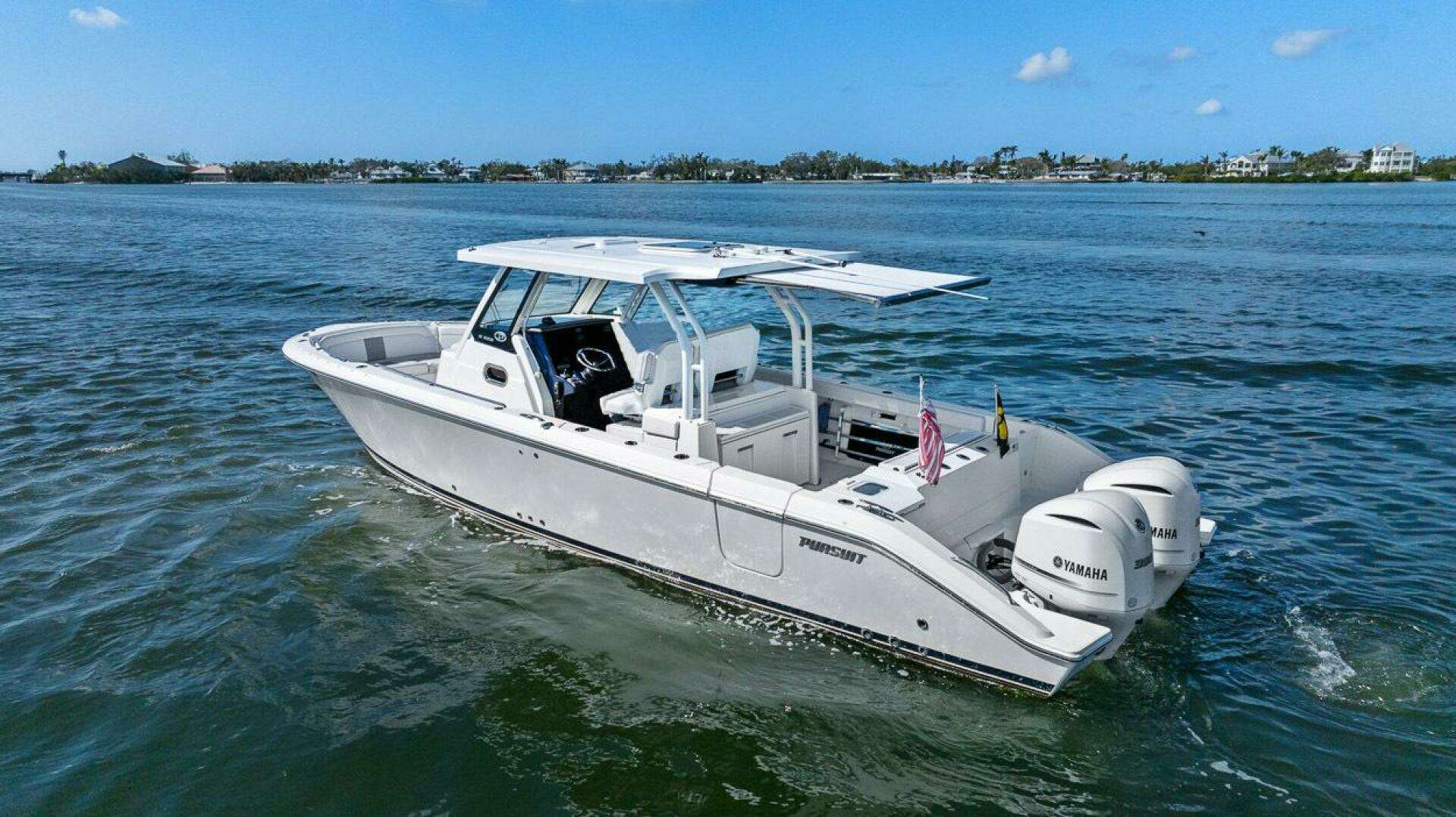 2021 Pursuit S328 - Image 17