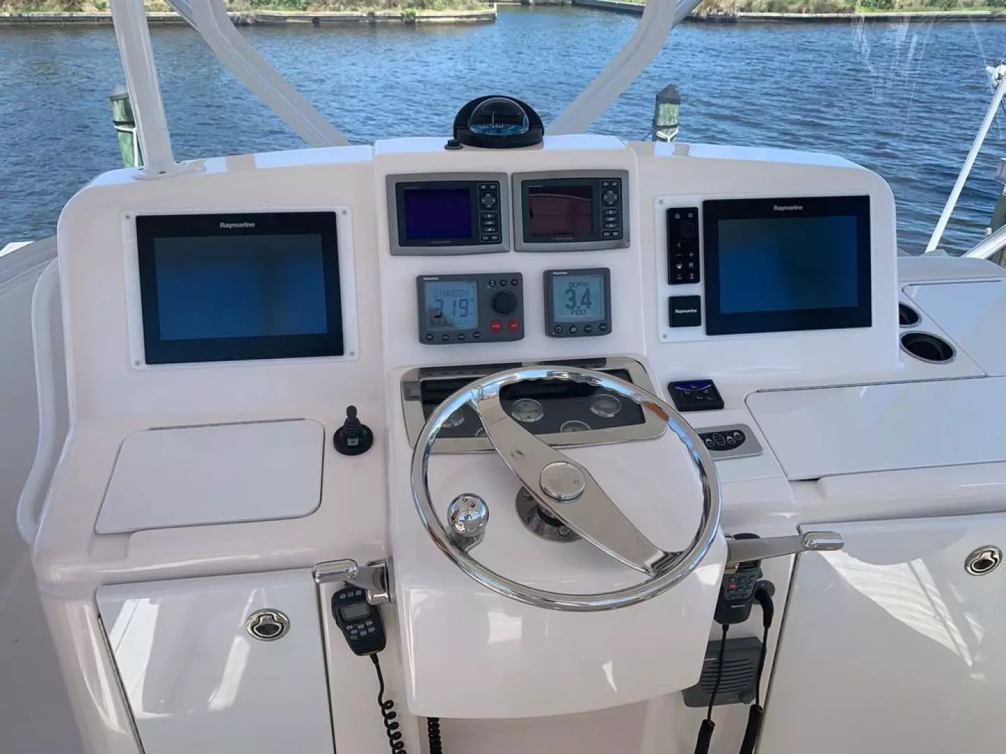 2008 Tiara Yachts 3900 Convertible - Image 4