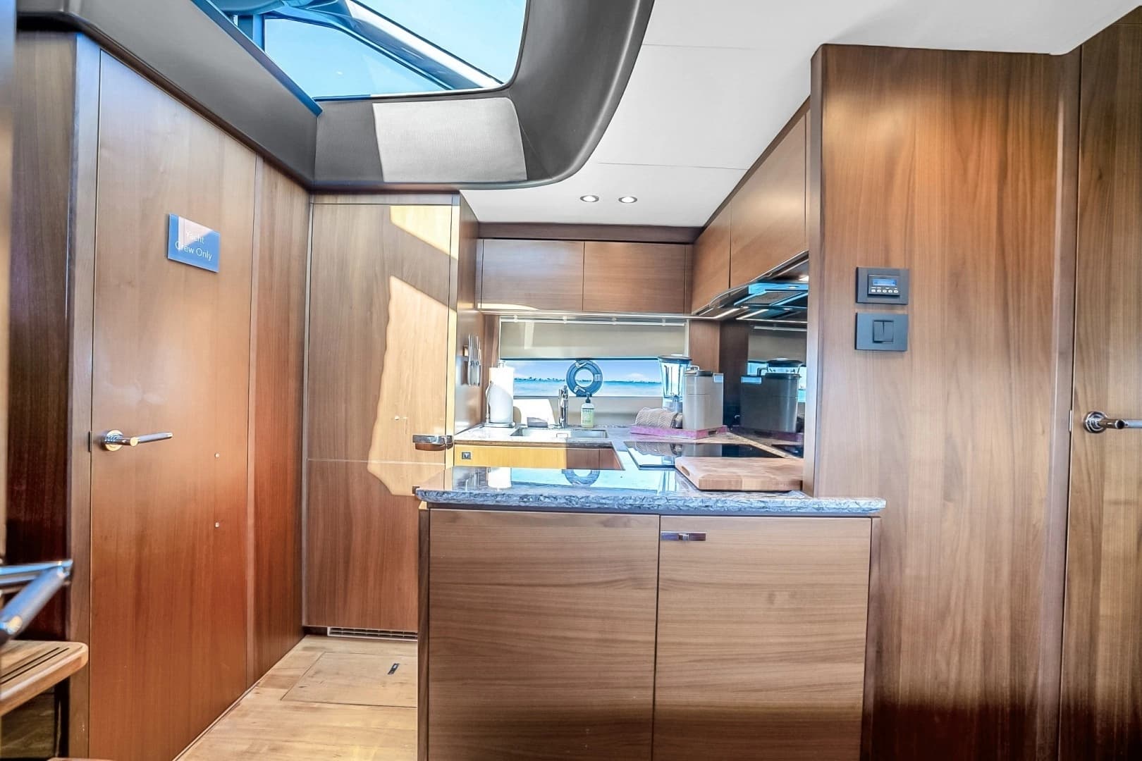 2016 Princess V58 - Image 22