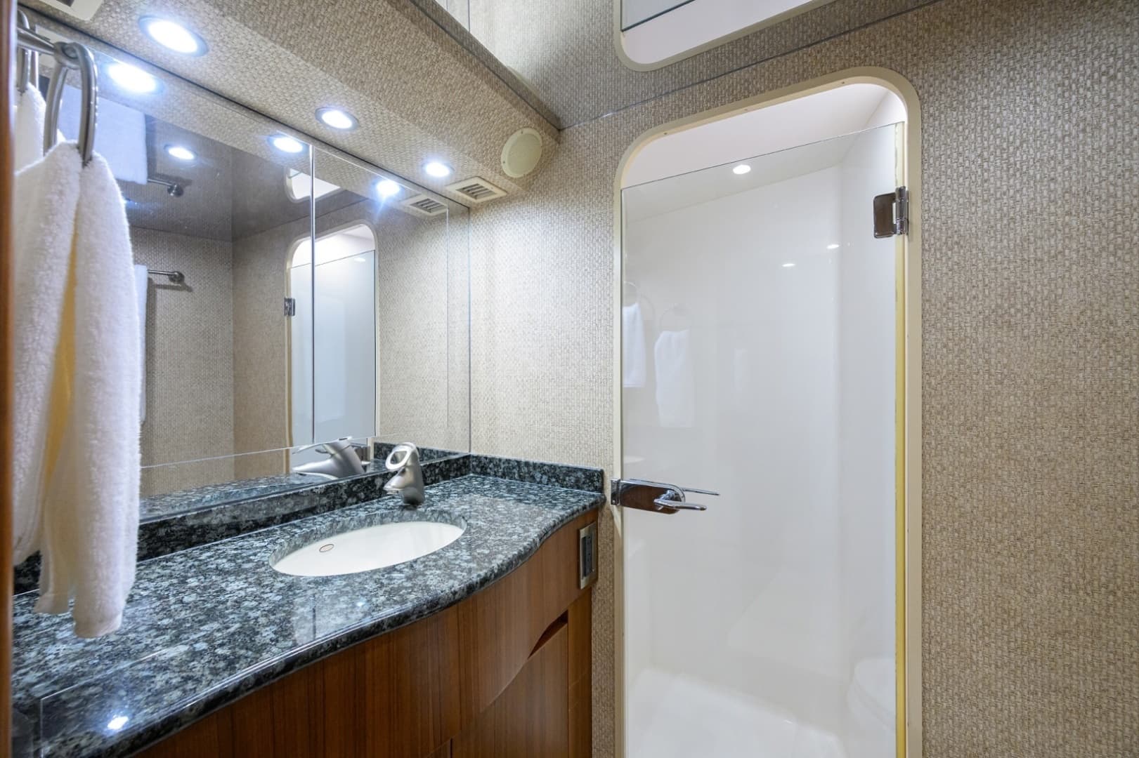 2008 Viking 60 Convertible - Image 39