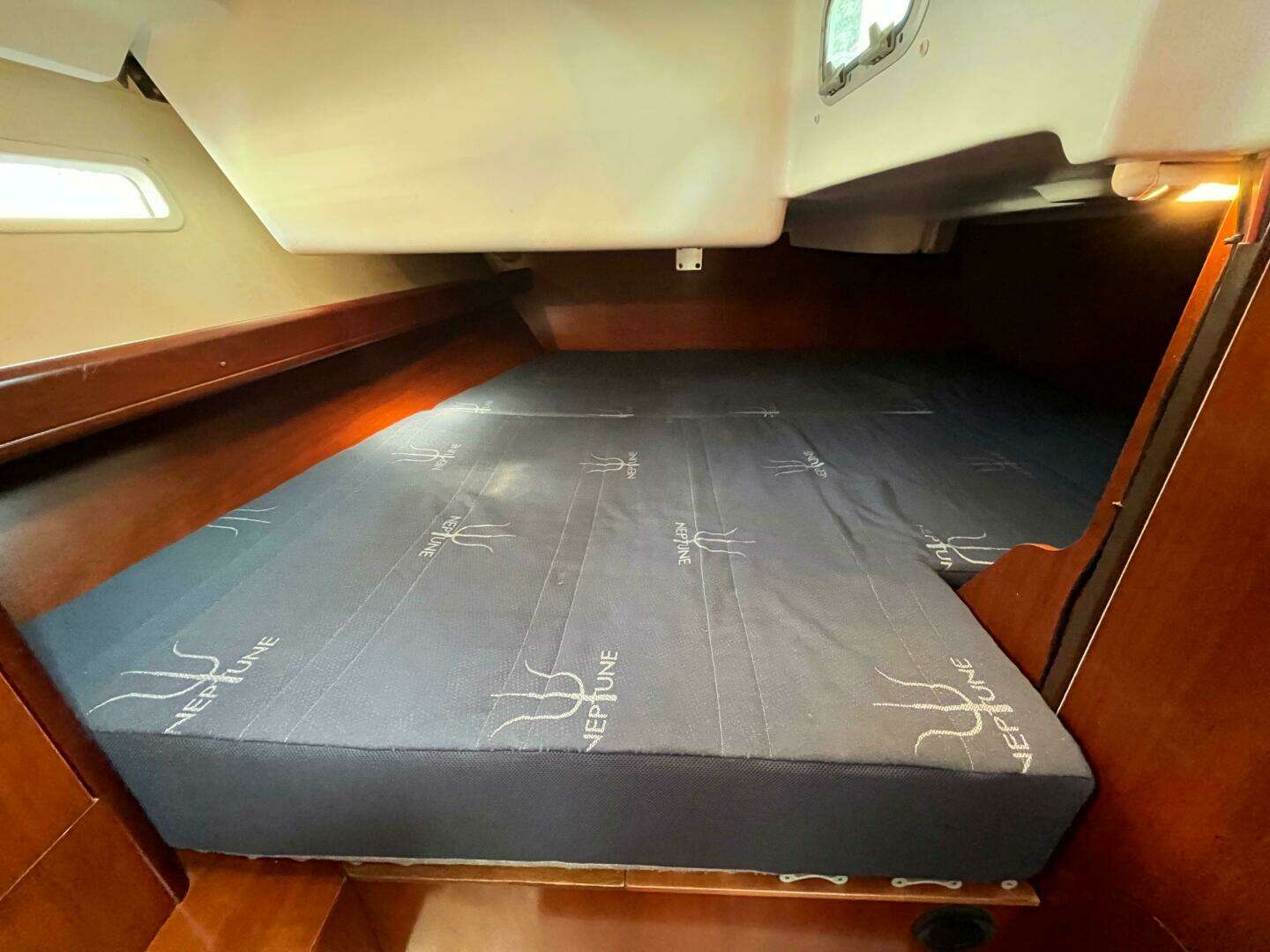 2001 Beneteau 393 - Image 16