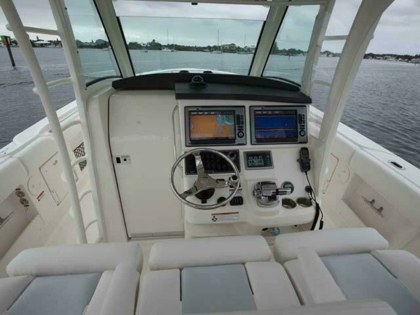 2014 Boston Whaler 370 Outrage - Image 10