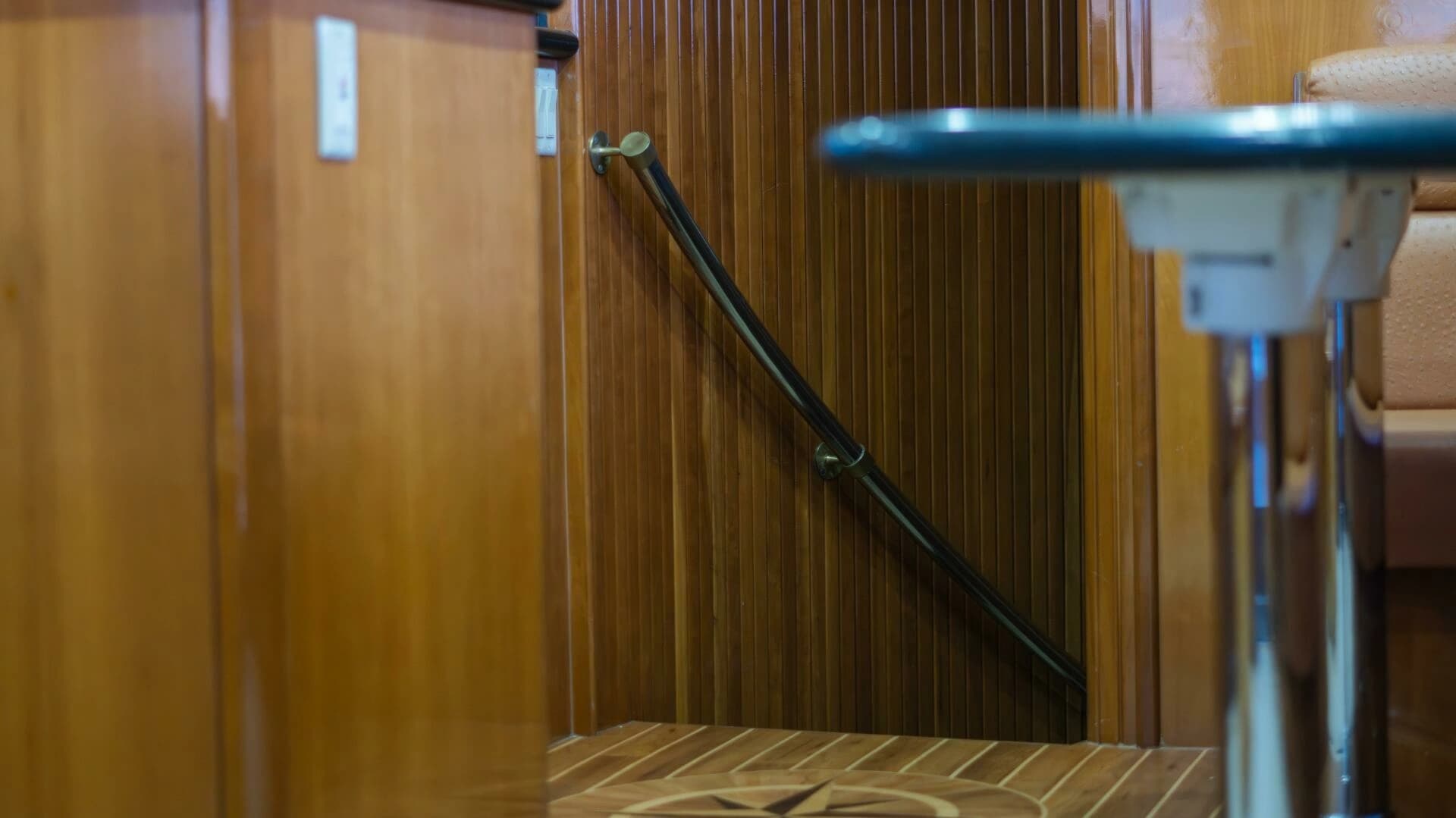 2001 Hatteras 60 Convertible - Image 32