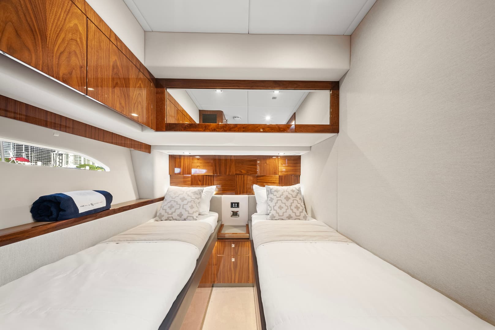 2024 Riviera 6000 SPORT YACHT - Image 77