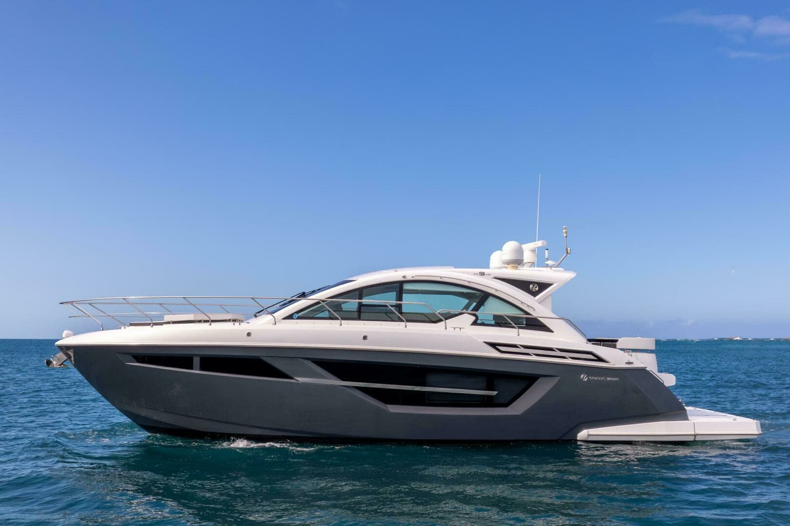 2019 Cruisers Yachts 50 Cantius - Image 10