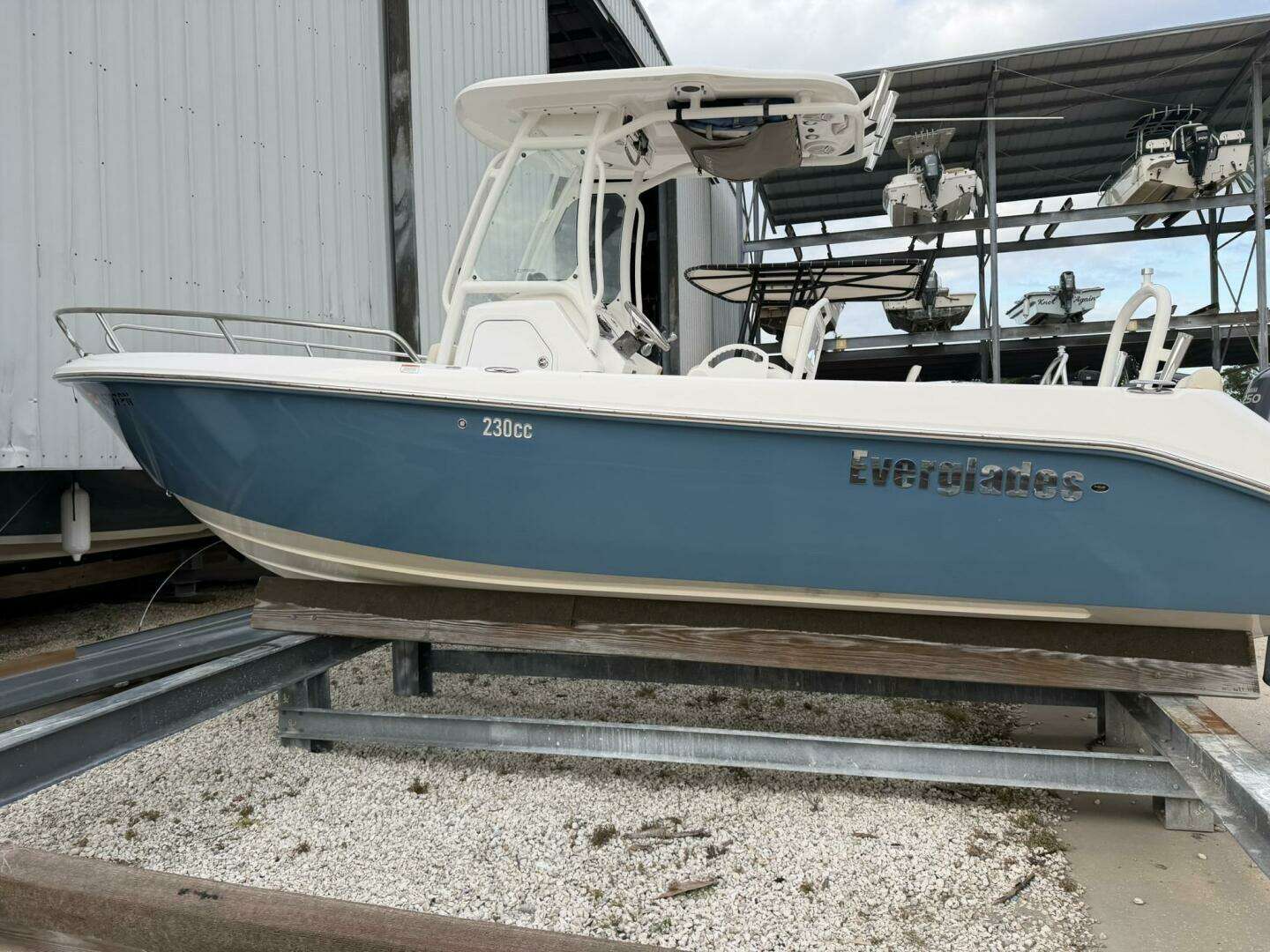2011 Everglades 230cc - Image 10