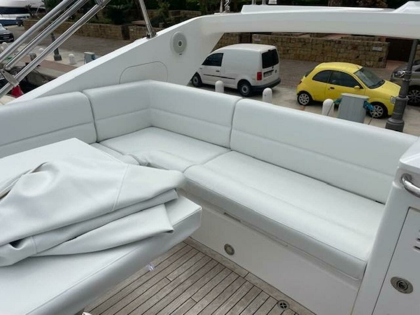 2015 Sunseeker Sport Yacht 68 - Image 25
