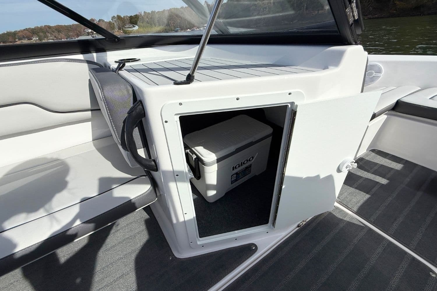 2026 Yamaha Boats AR190 - 17