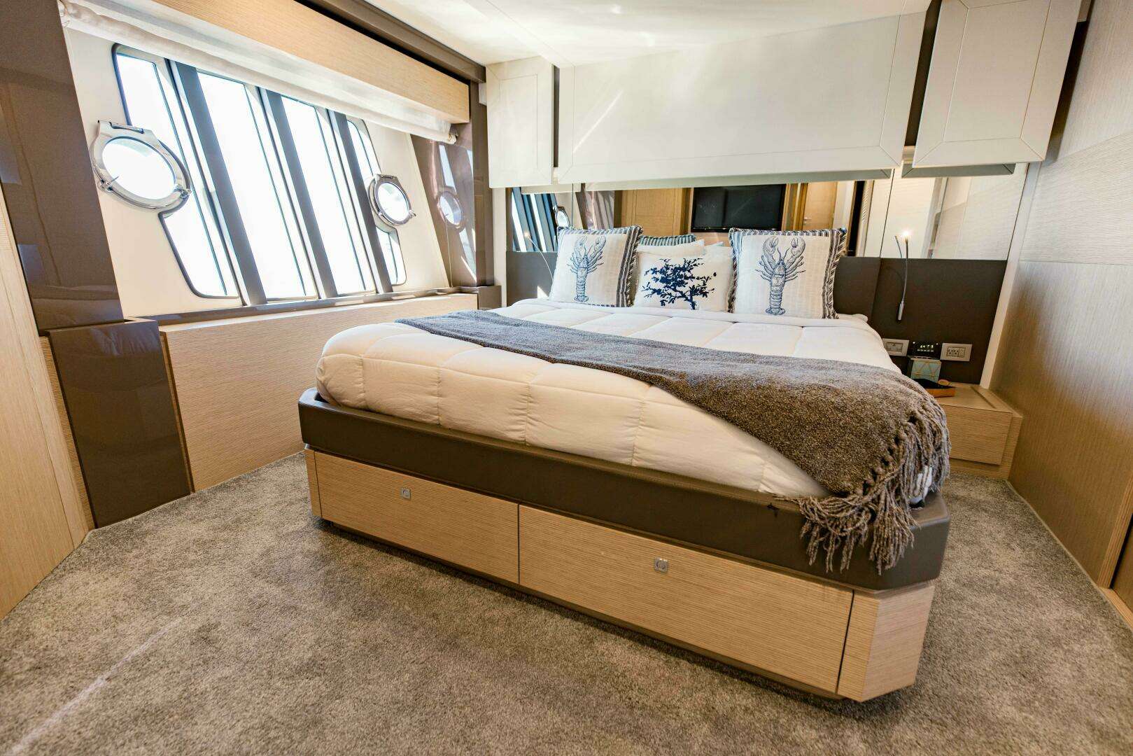 2017 Ferretti Yachts 750 - Image 76