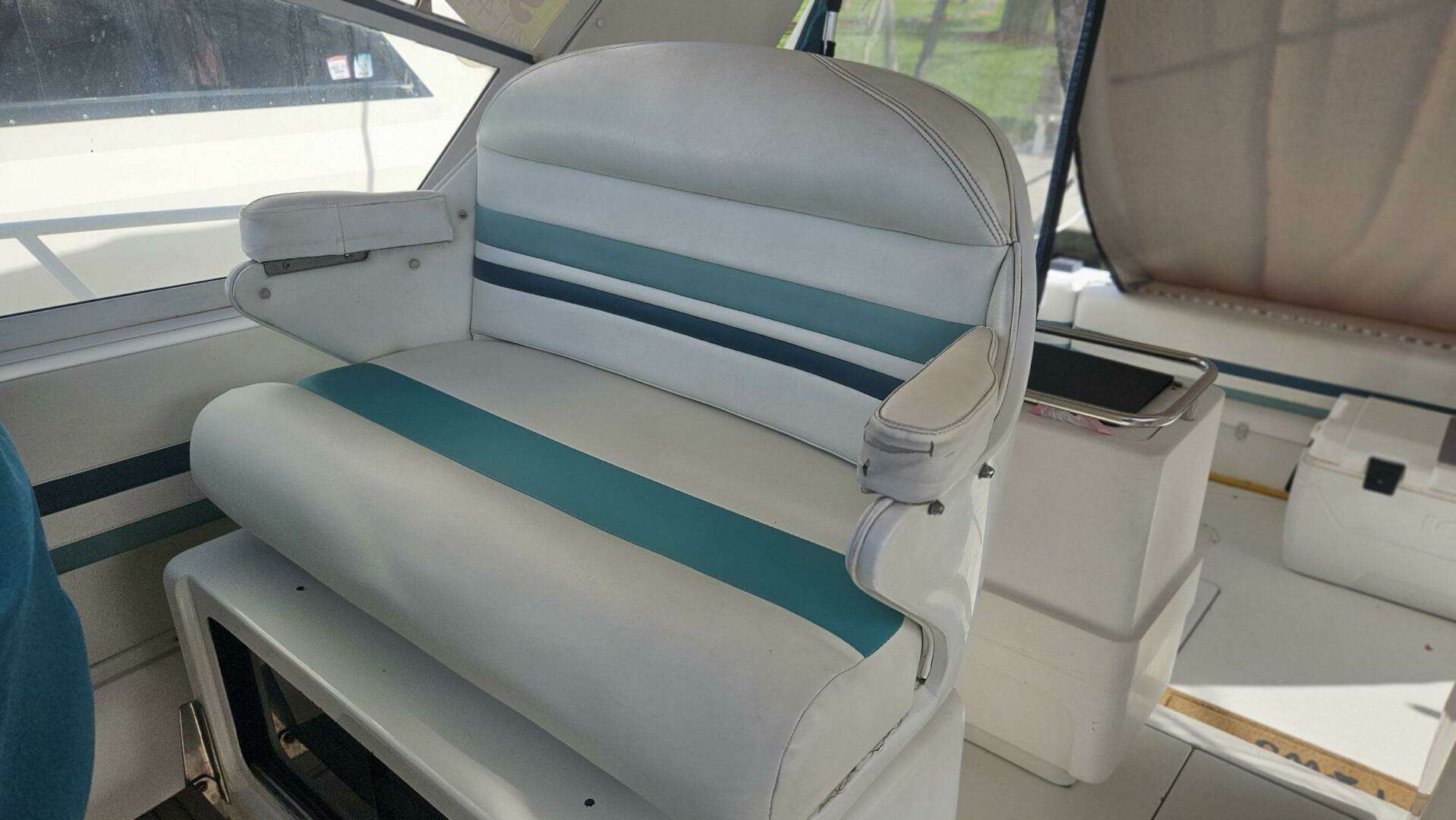 1990 Trojan 11M Express - Image 12