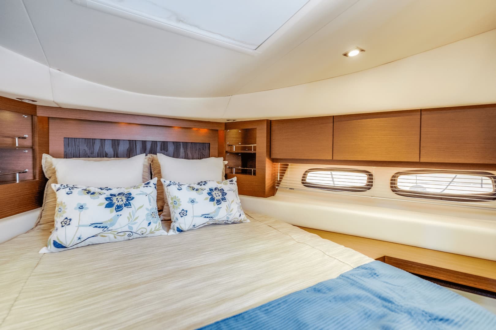 2013 Sea Ray 510 SUNDANCER - Image 45