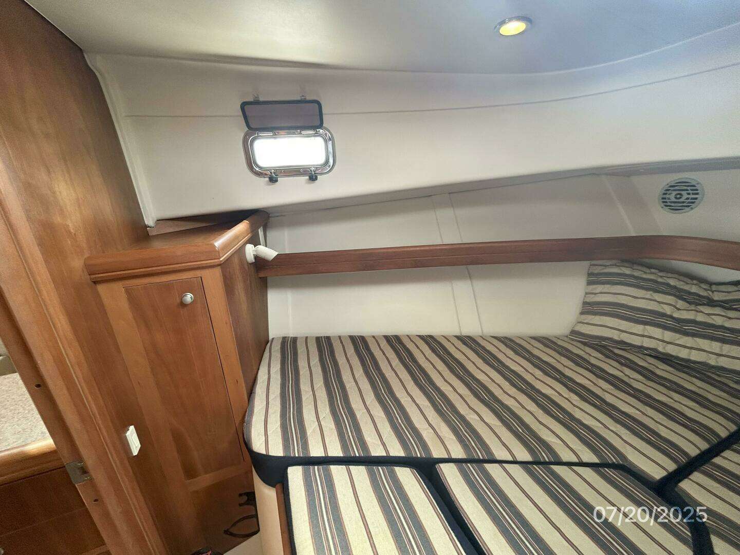 2006 Mainship Pilot - Image 38