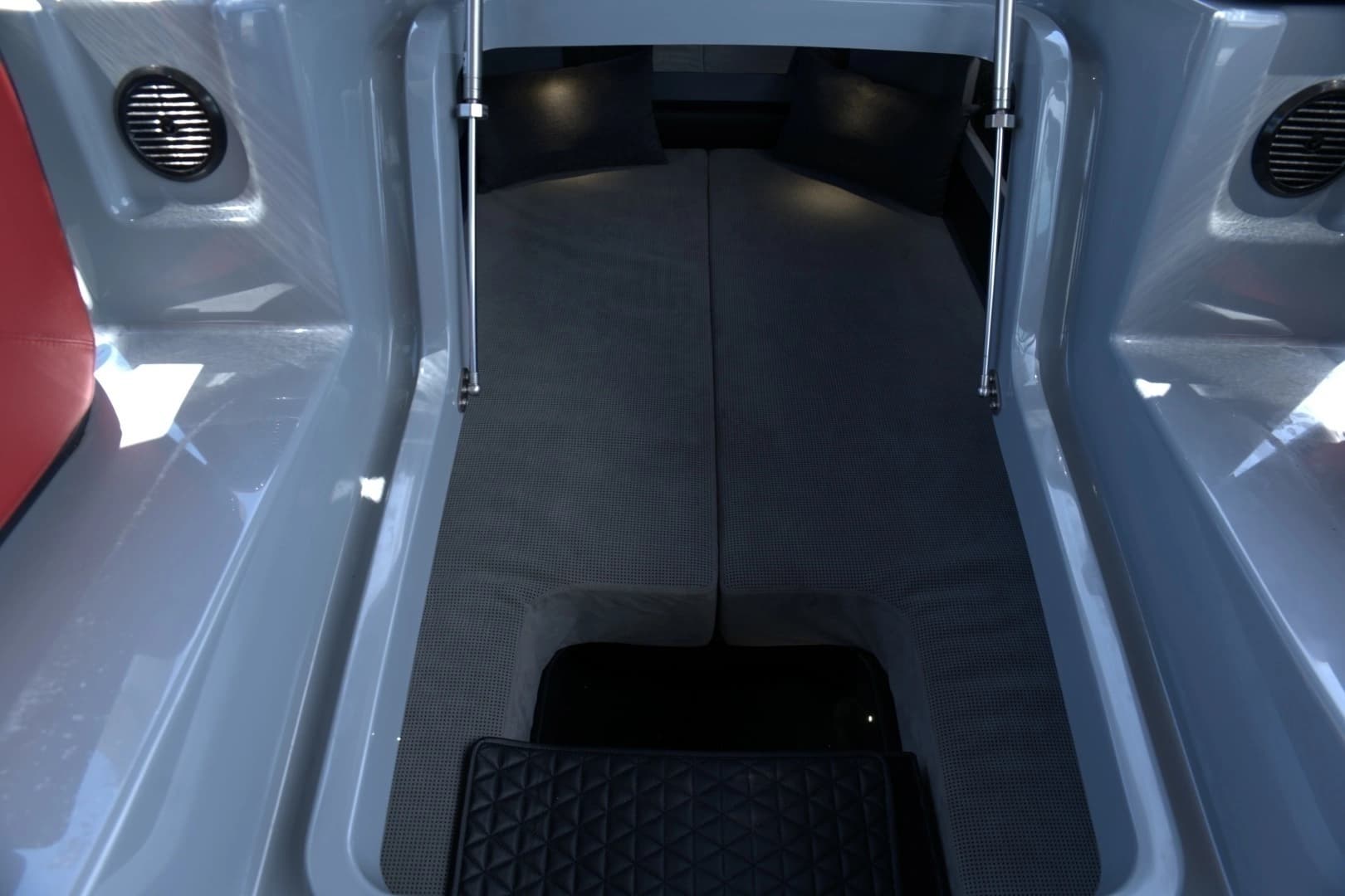 2023 Axopar 31 Brabus Shadow 500 - Image 11