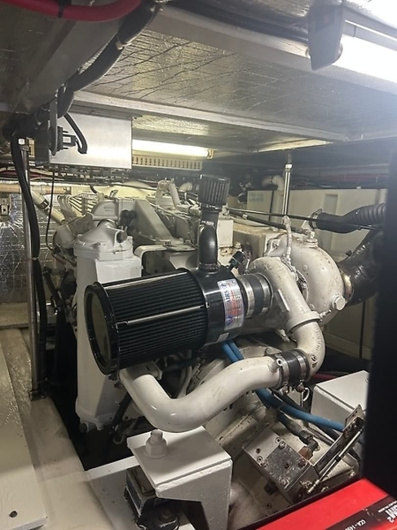 2000 Carver 450 Voyager Pilothouse - Image 30