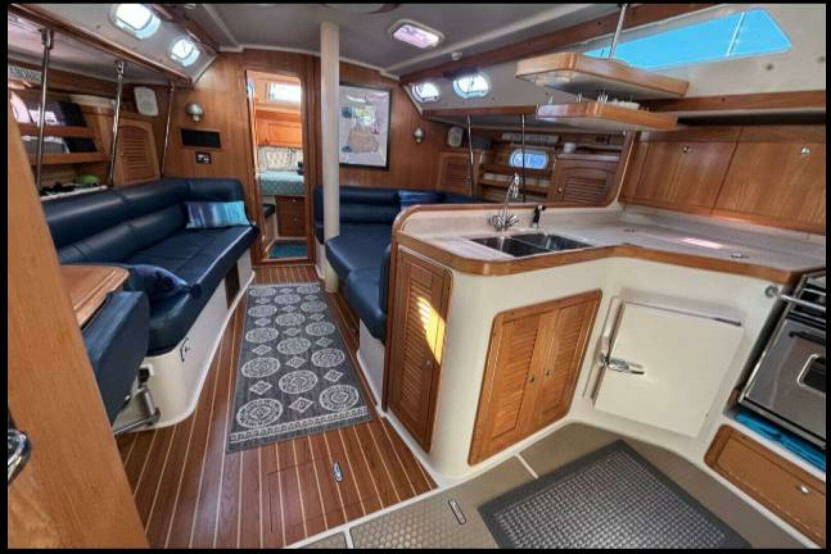 2004 Catalina 400 - Image 4