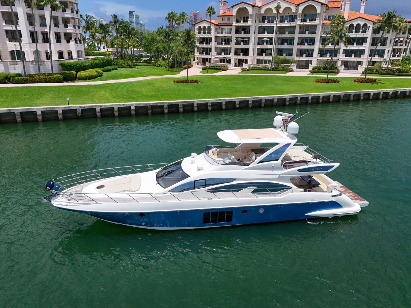 2012 Azimut 64 FLY - Image 14