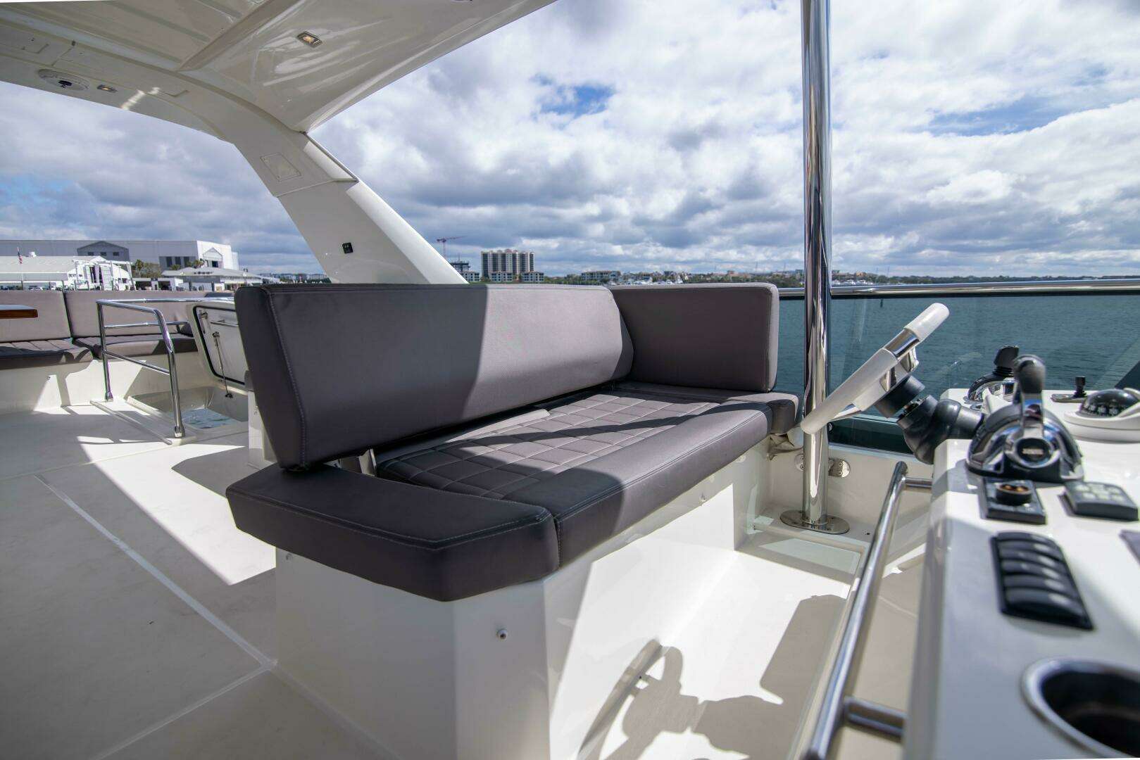 2018 Prestige 680 Flybridge - Image 57
