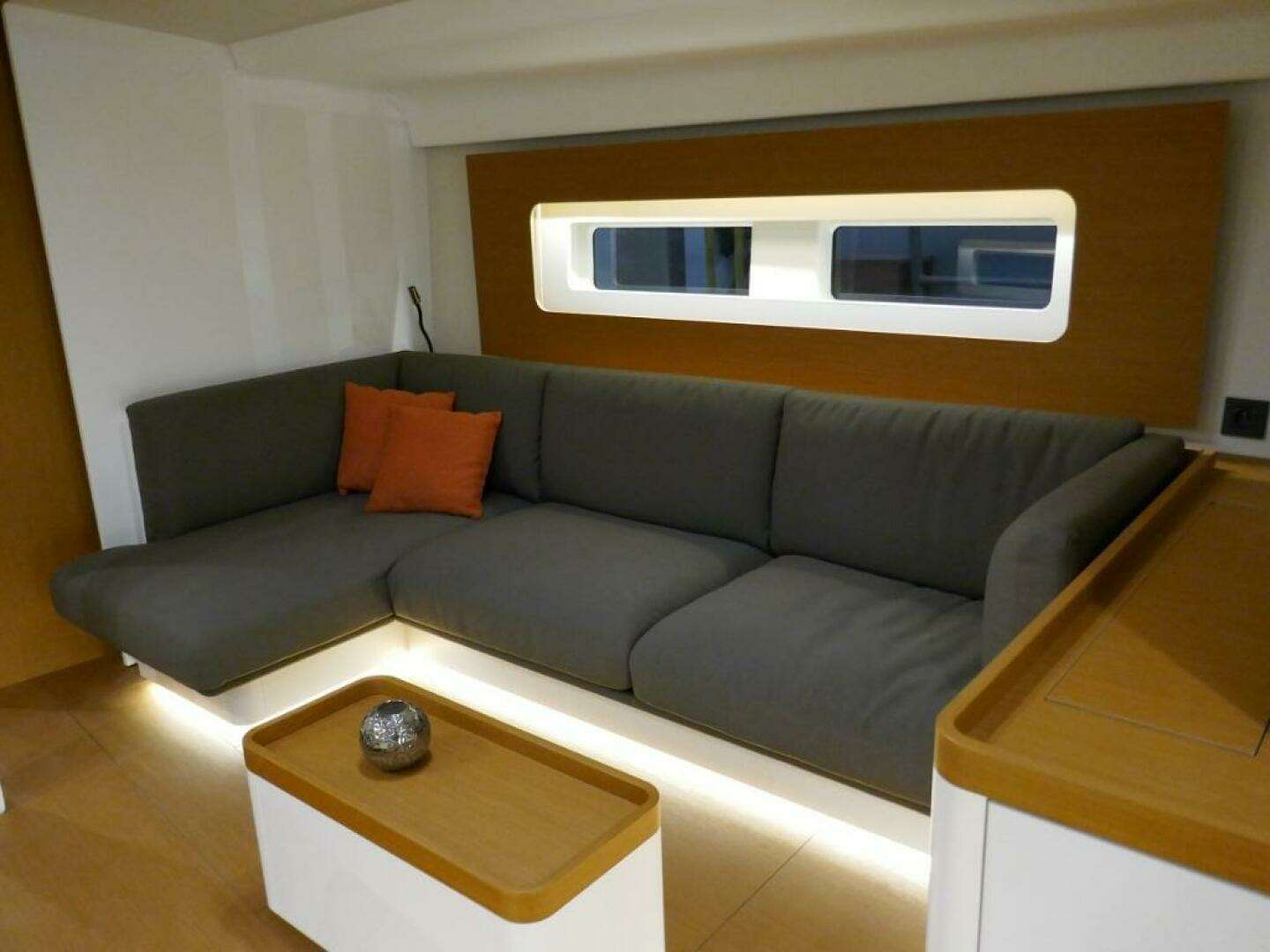 2026 Beneteau OCEANIS YACHT 54 - Image 14
