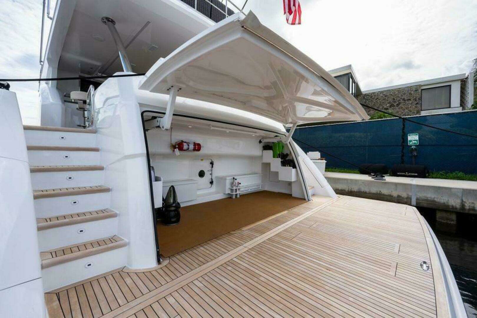 2018 Viking Enclosed Flybridge - Image 71