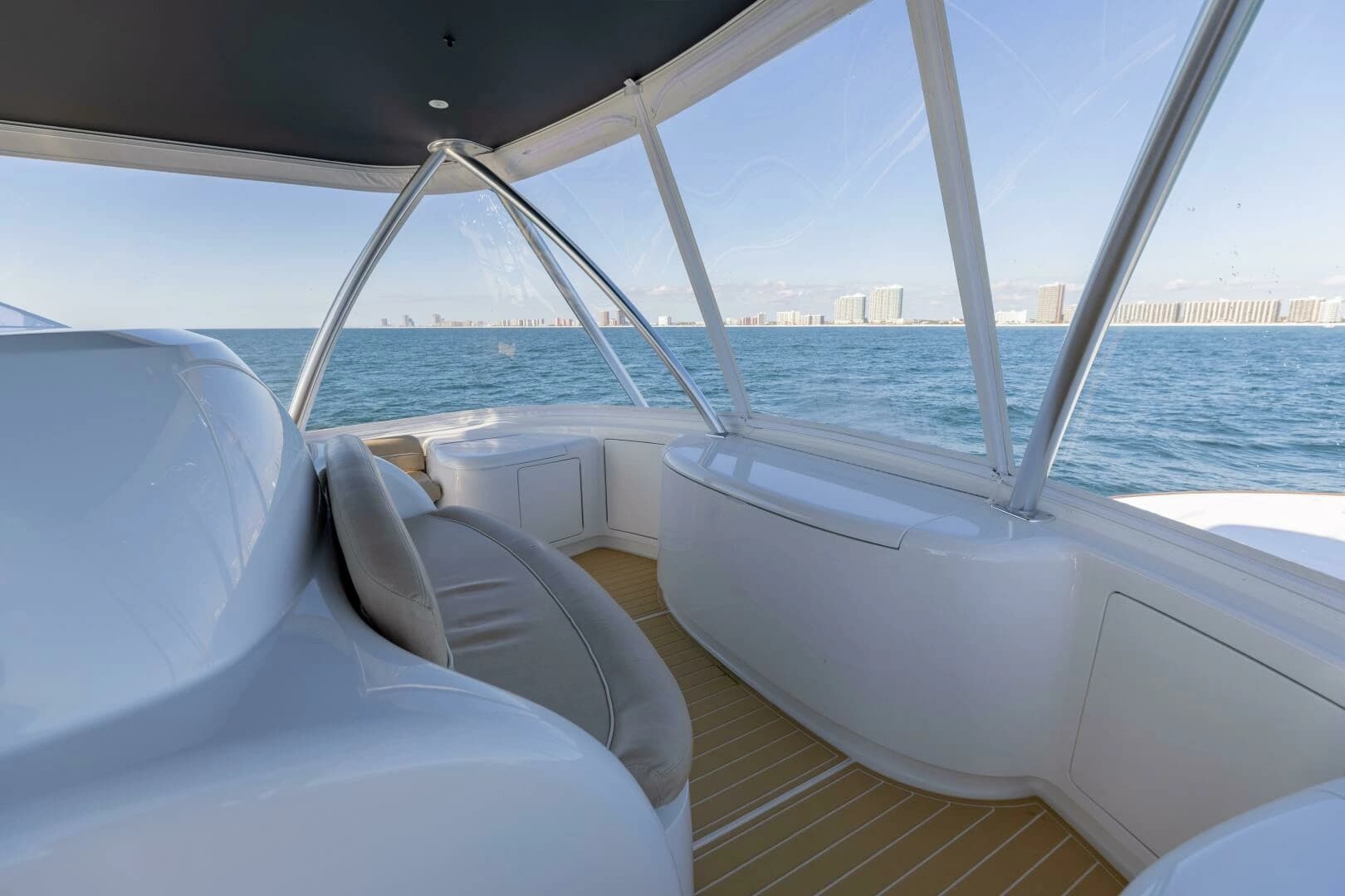 2020 Viking 62 Convertible - Image 40