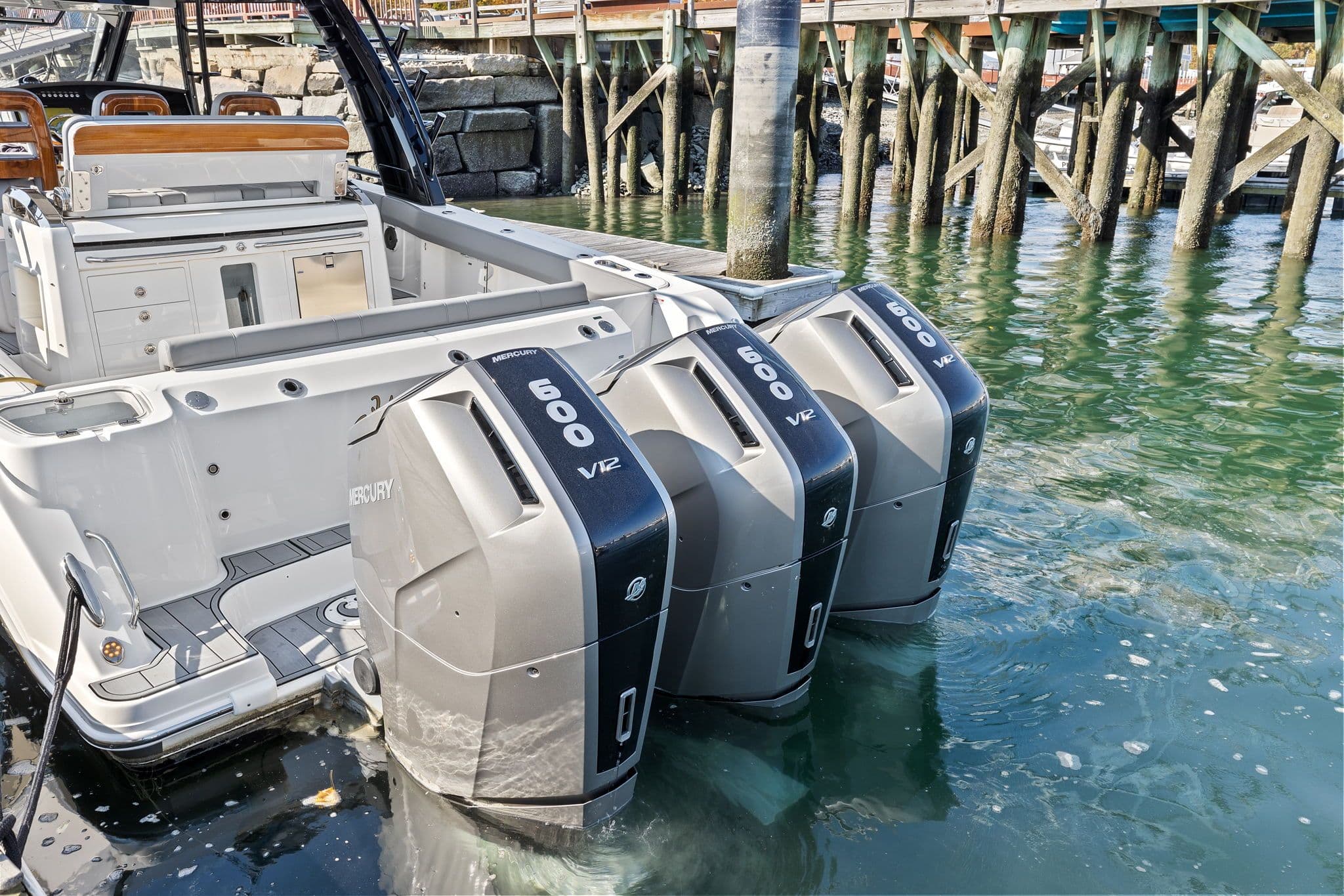 2022 Boston Whaler 420 Outrage - 5