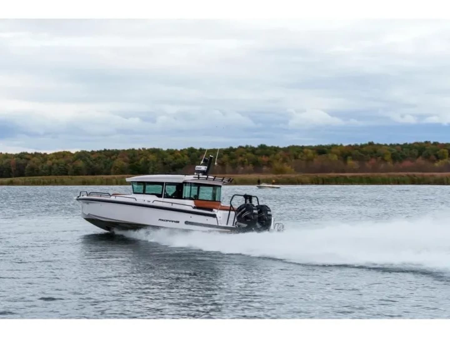 2022 Axopar 37 XC CROSS CABIN - Image 7