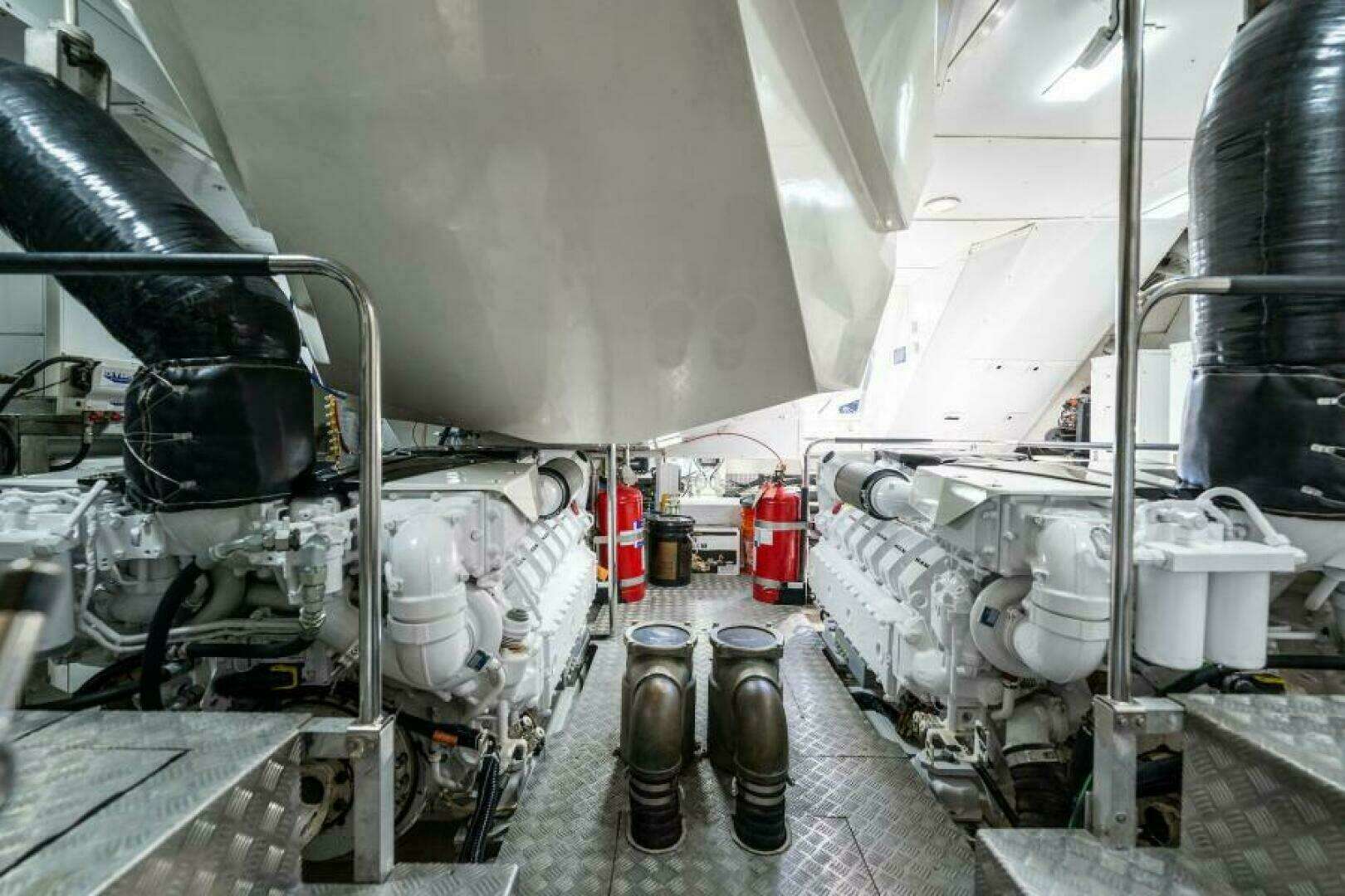 2015 Monte Carlo Yachts MCY86 - Image 74