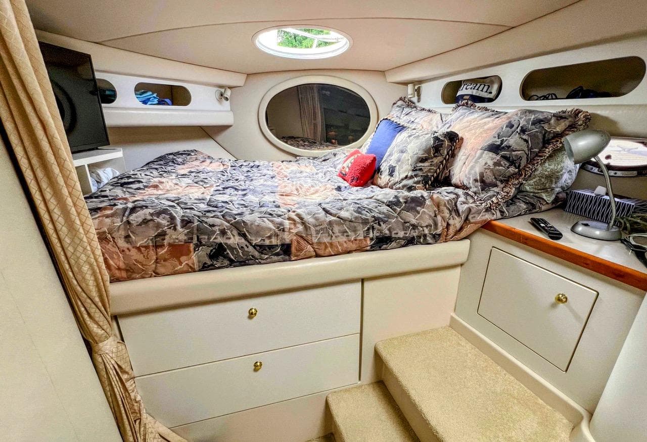 1998 Cruisers Yachts 3575 Esprit - 38