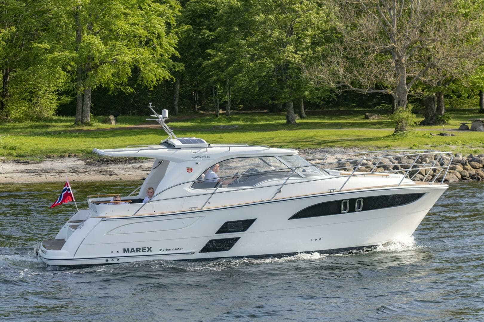 2026 Marex 310 Sun Cruiser - Image 2
