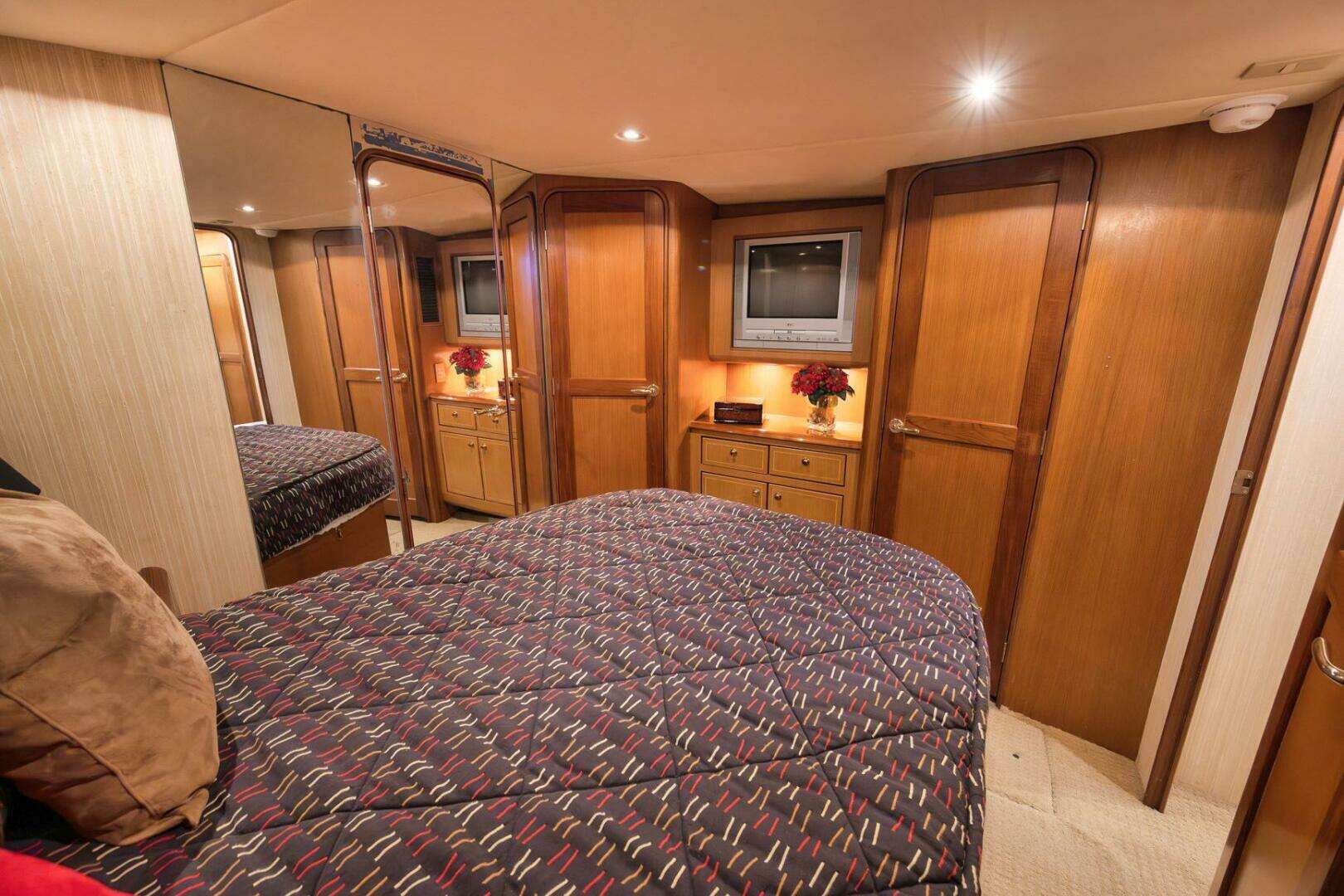 2004 Ocean Yachts 57 Enclosed Bridge Convertible - Image 14