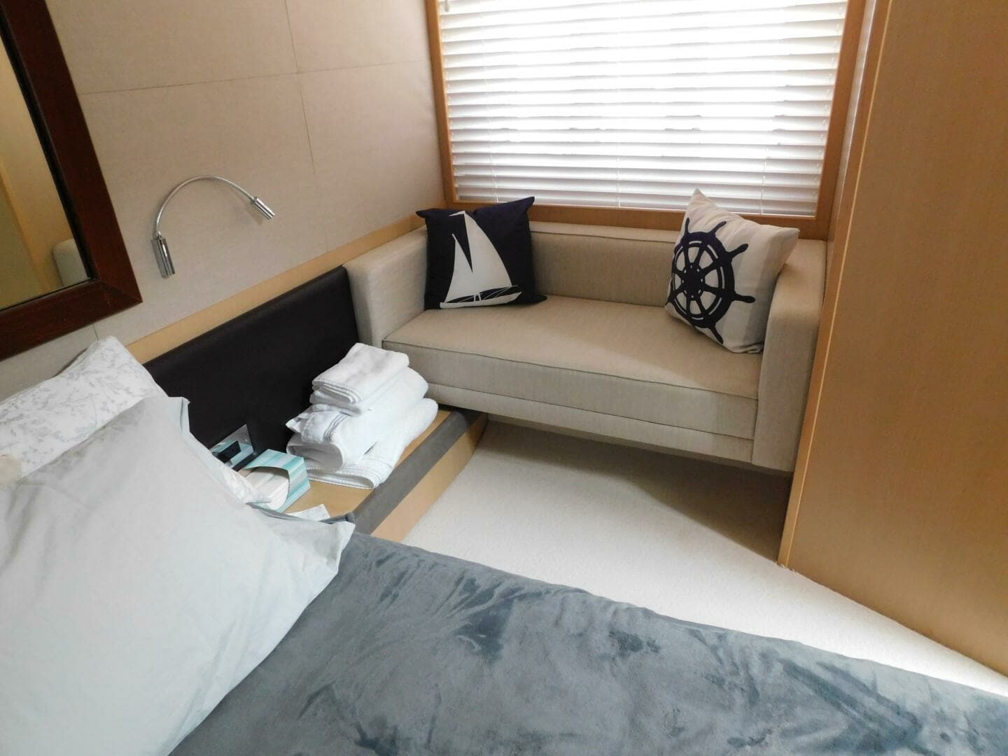 2011 Princess V52 - Image 25