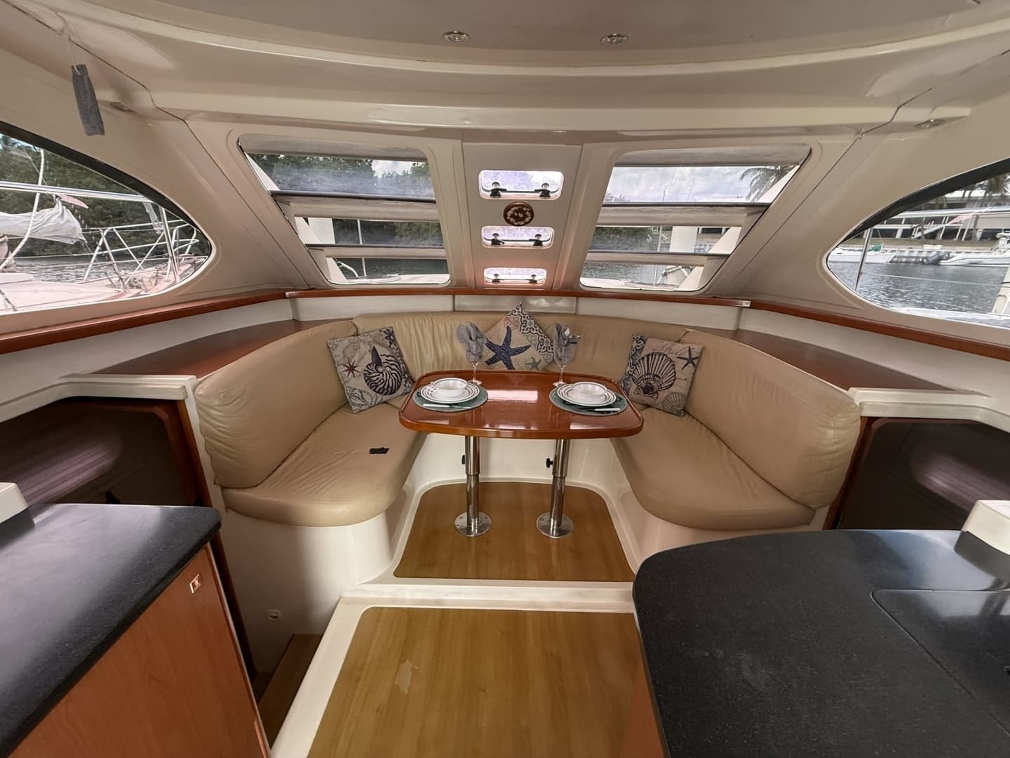 2009 Leopard 37 PC - Image 15