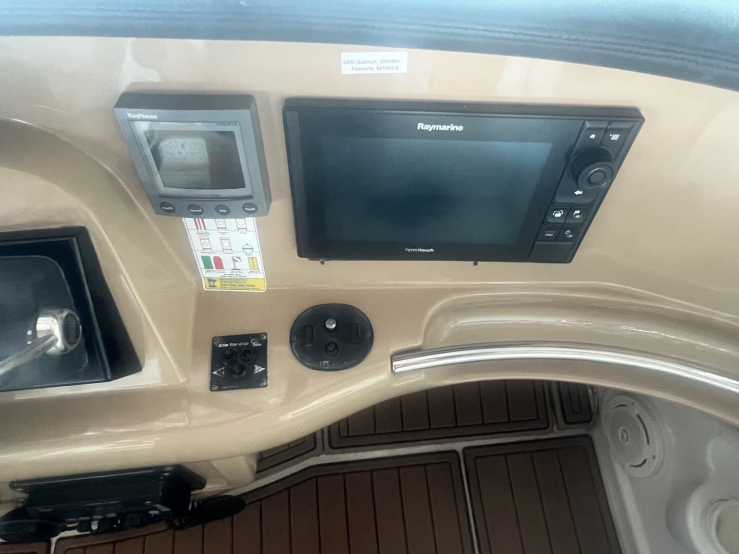 2001 Carver 466 MY - Image 20