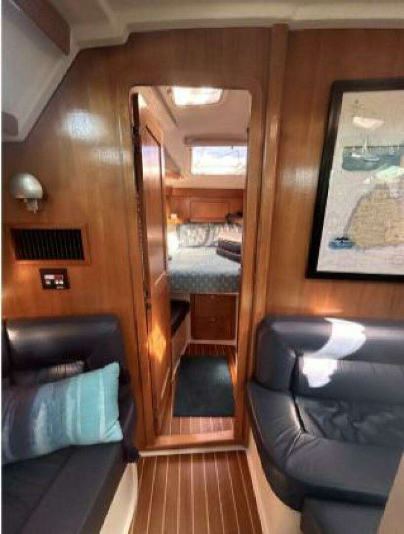 2004 Catalina 400 - Image 10
