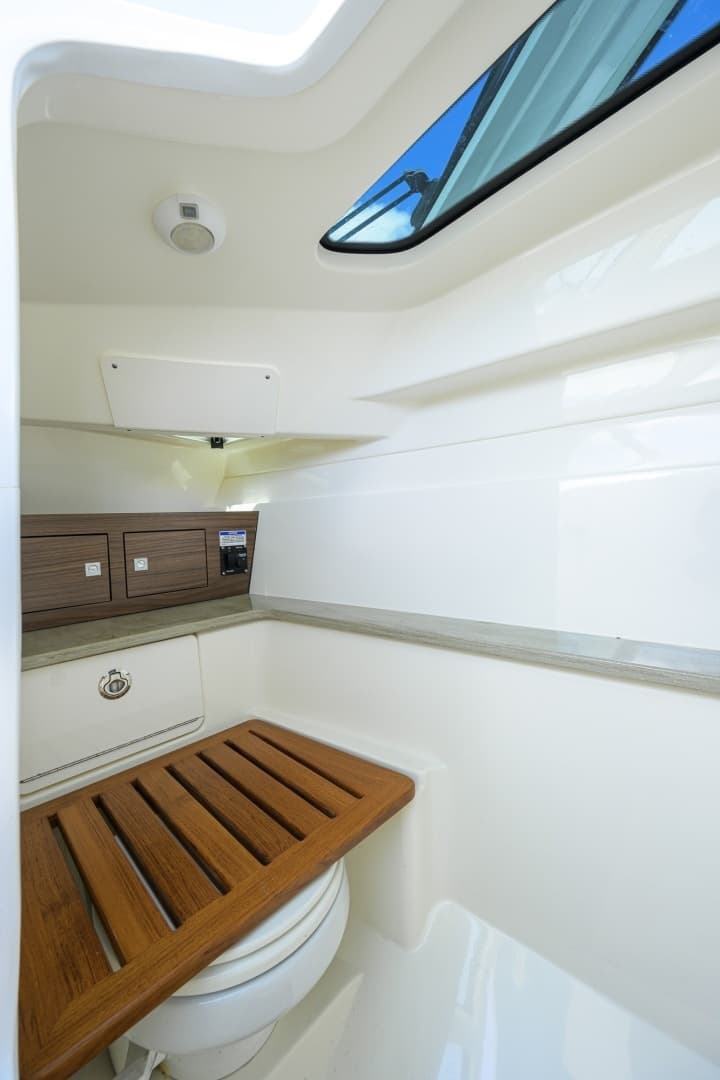 2023 Boston Whaler Vantage - Image 47