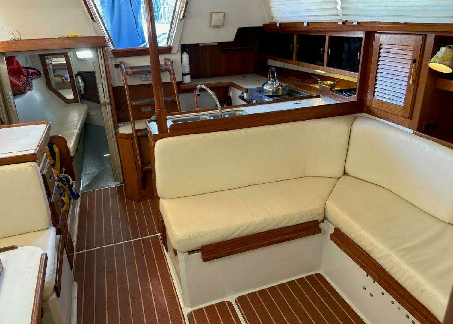 1992 Catalina Sloop - Image 10