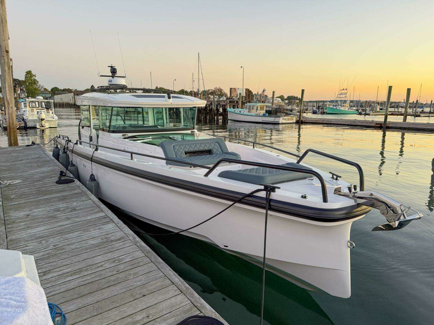 2022 Axopar 37 XC Cross Cabin - Image 13