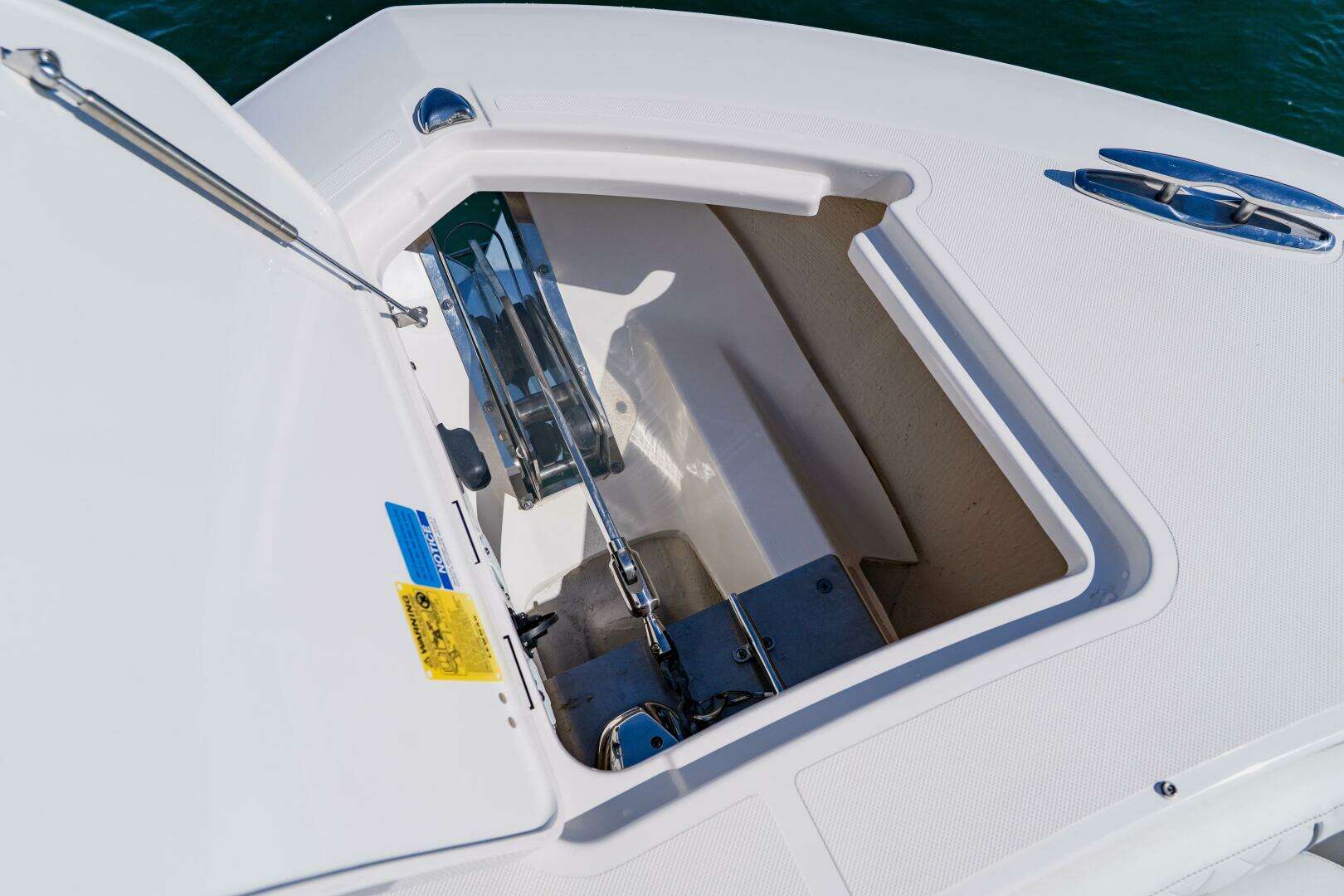 2022 Pursuit S 378 Sport - Image 10