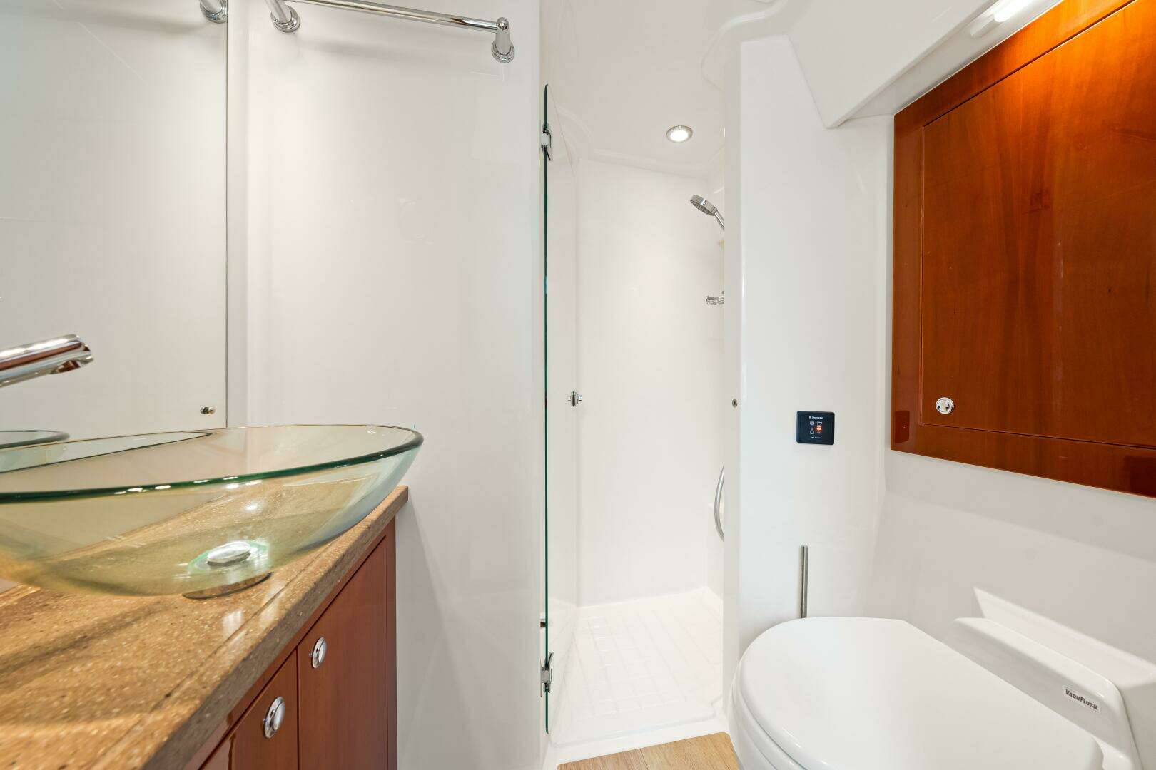 2016 Riviera 5000 Sport Yacht - Image 74