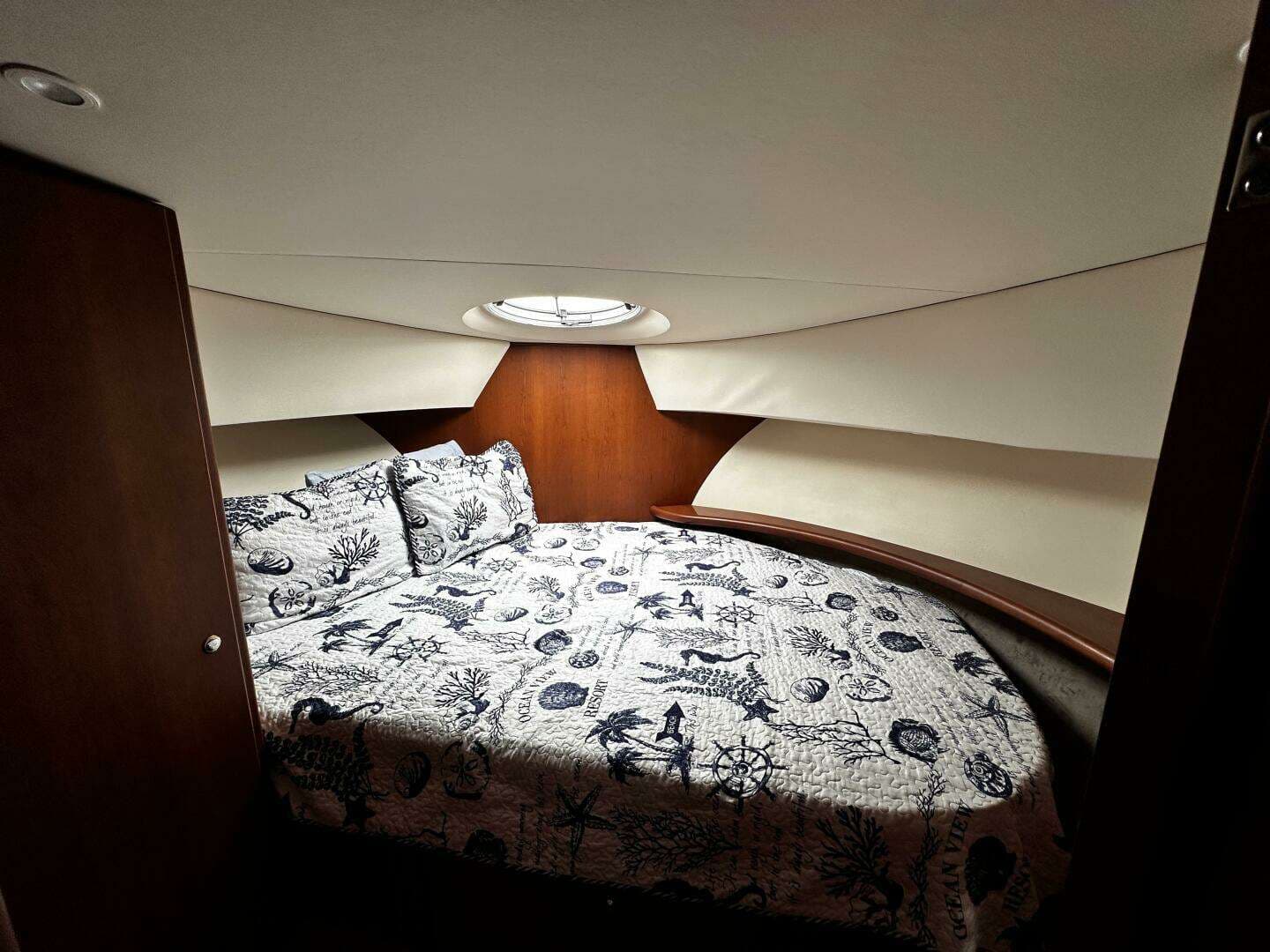 2005 Silverton 35 Motor Yacht - Image 23
