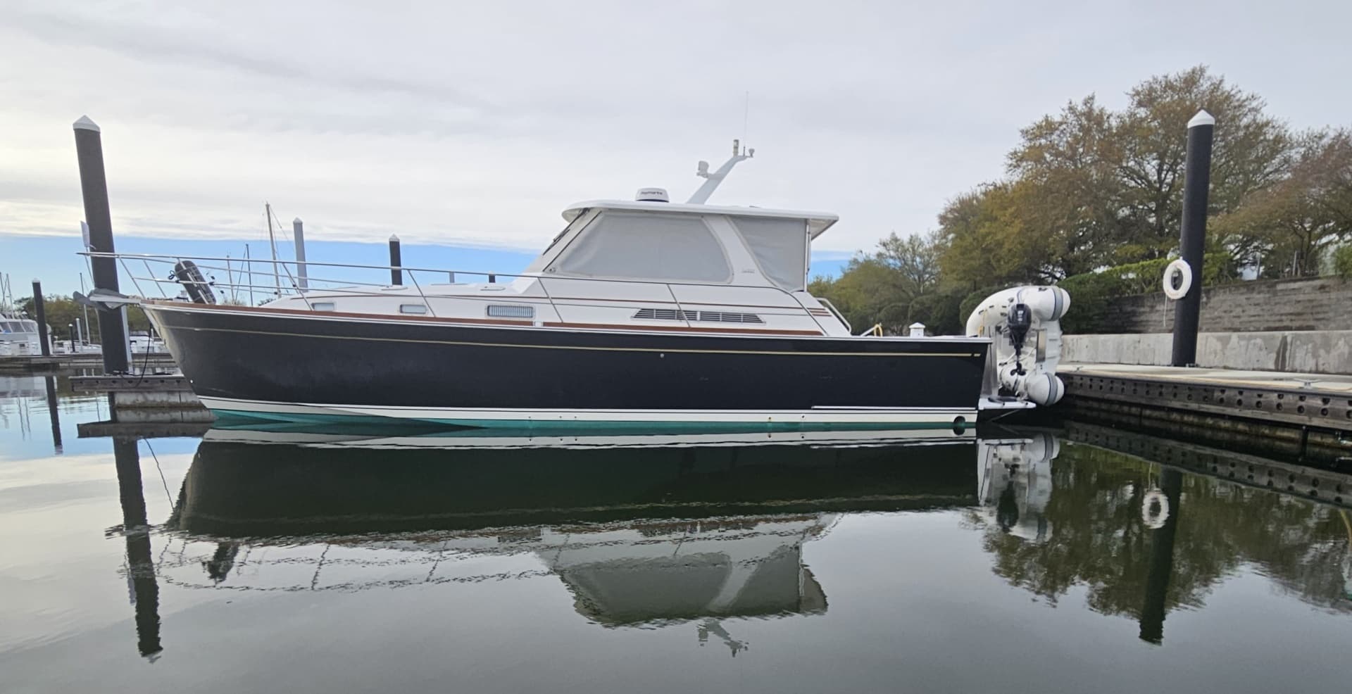 2005 Sabre 42 Express - Image 3