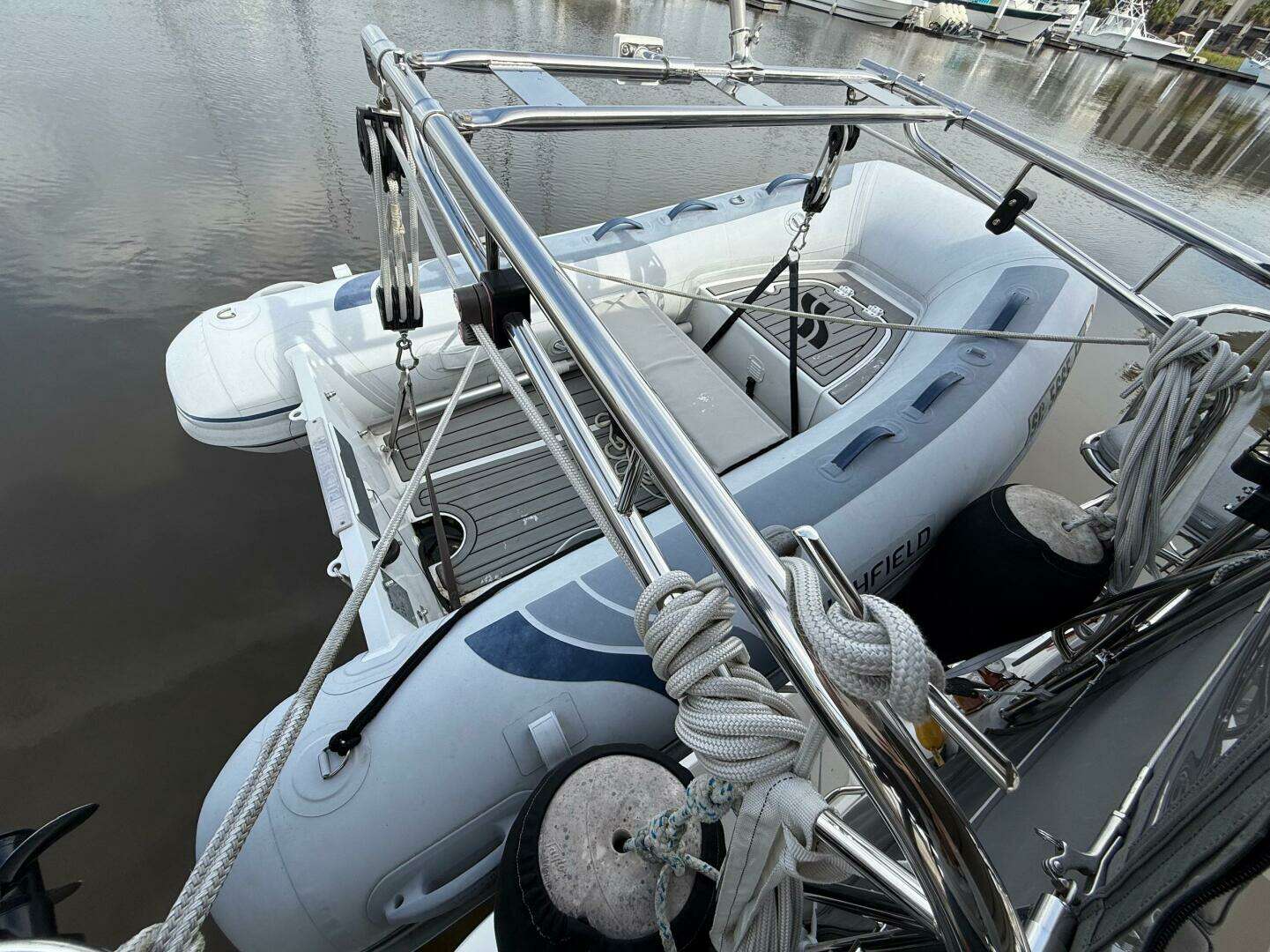 2011 Catalina 355 - Image 14