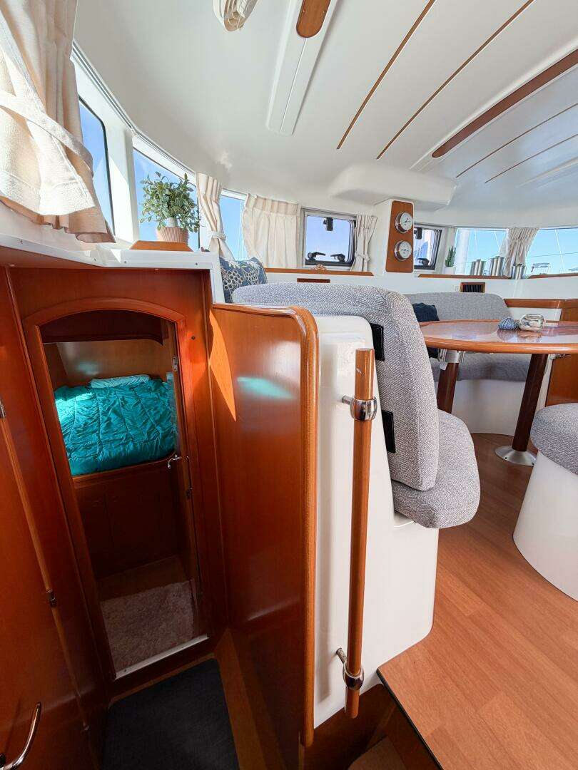 2005 Lagoon 380S - Image 73
