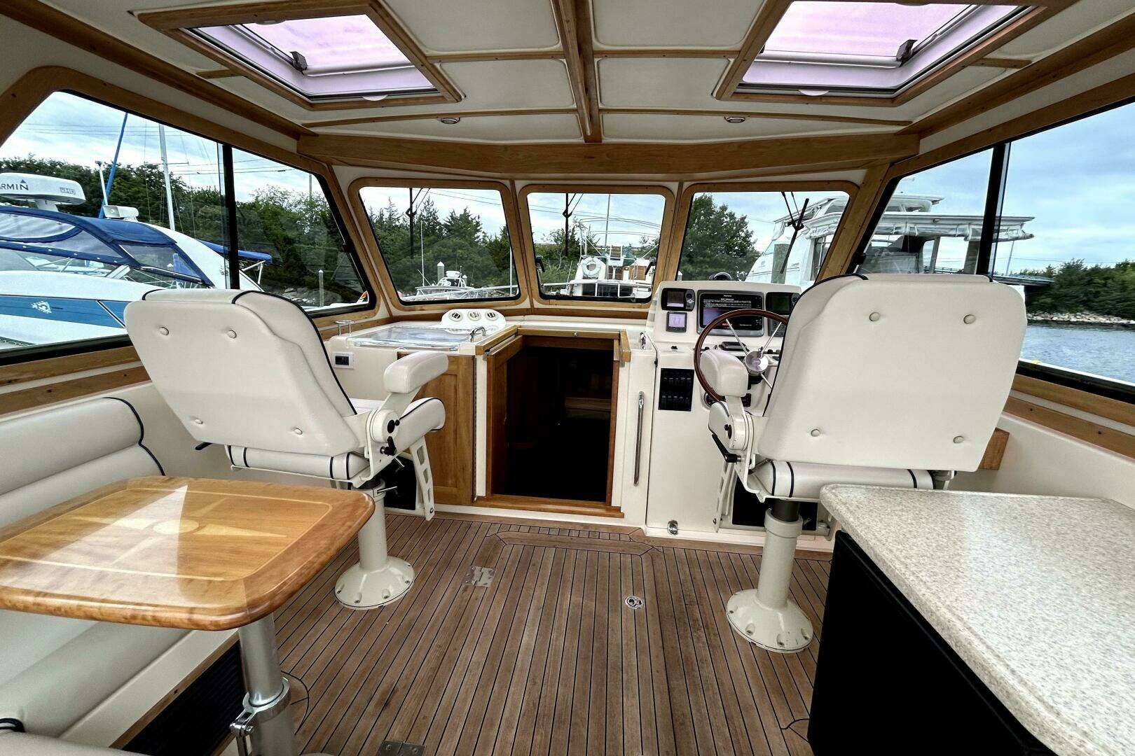 2006 Sabre 38 Hard Top Express - Image 11