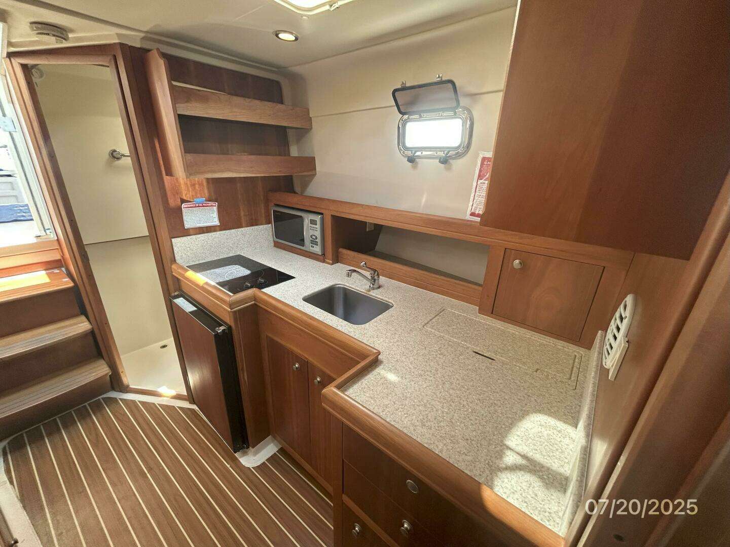 2006 Mainship Pilot - Image 36