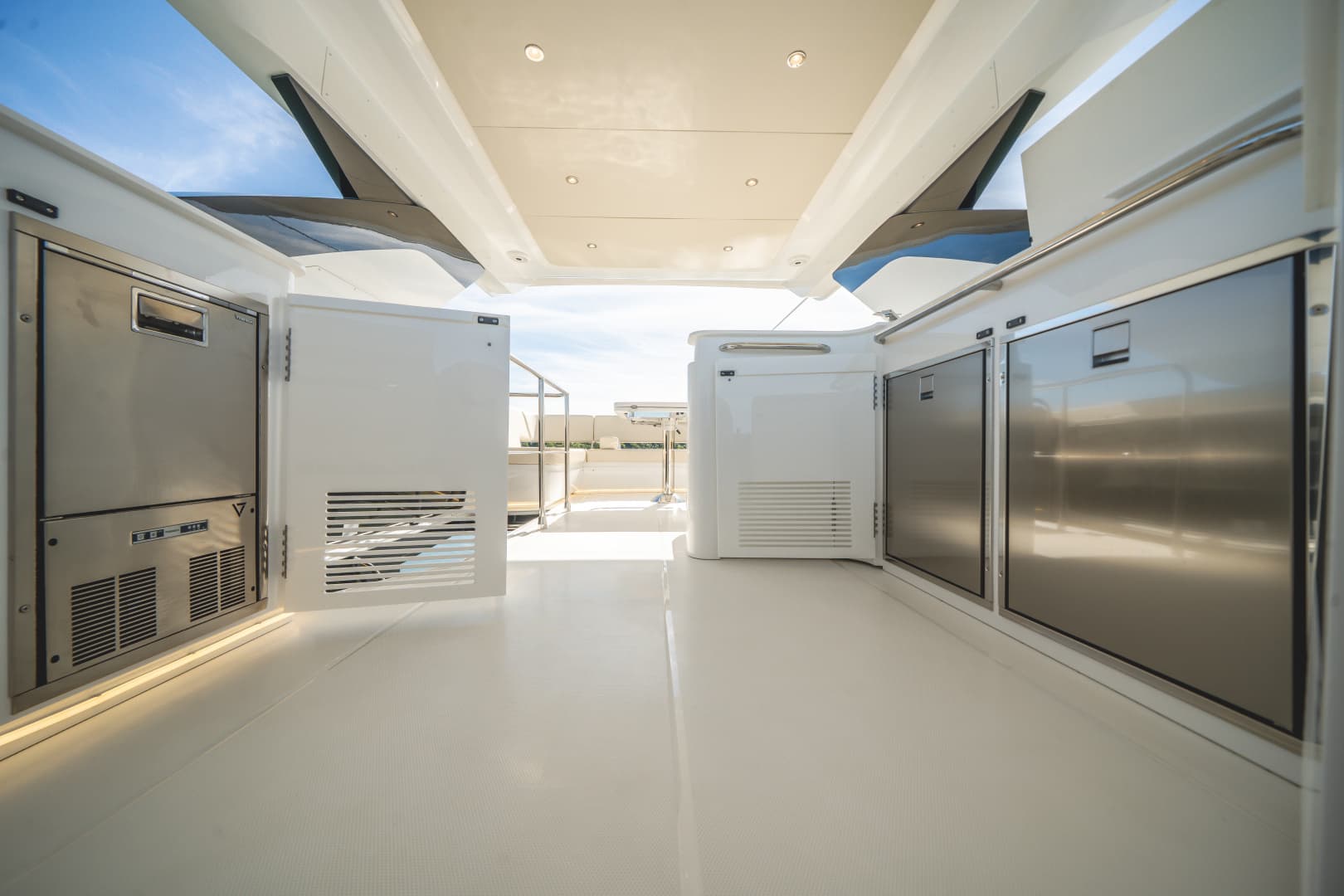 2026 Cruisers Yachts 57 FLY - Image 64